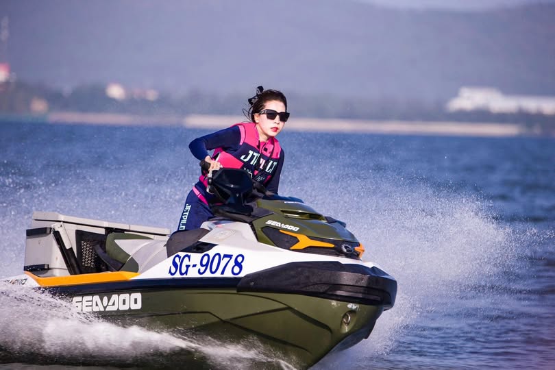 261ARA-543, 261ARA-543 [Khuôn mặt siêu dễ thương] [Bỏ trốn] Tôi đang bỏ nhà đi với bộ đồ này và một chiếc ba lô nhỏ lol "Tôi cô đơn vì tiền bạc và cơ thể... Tôi đang trong tình thế khó khăn (khóc)" Tôi muốn anh chữa lành cho tôi bằng cái của quý của anh! Lấp đầy nó cho đến tận đầu tôi~w [Cơ thể tối giản] [Mèo cái chặt chẽ] Người đẹp ngực nhỏ, nhỏ nhắn siêu nhạy cảm! Đâm piston mạnh mẽ vào một cái lồn chặt! Đừng bỏ lỡ cảnh sex mãnh liệt với những chuyển động hông điên cuồng trong tư thế cowgirl! !